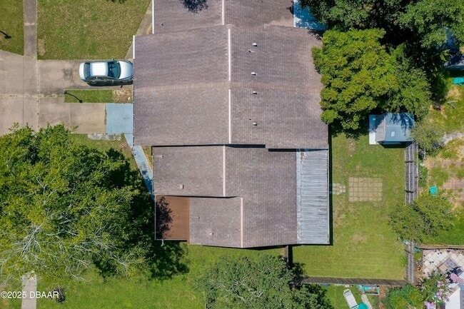 Building Photo - 1045 Amber Cir