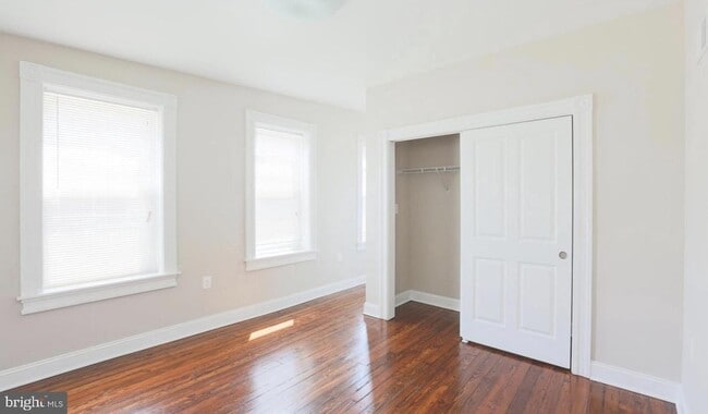 Building Photo - 901 N Montford Ave
