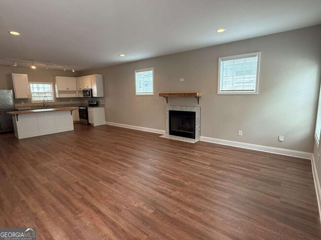 Building Photo - 790 Grove St