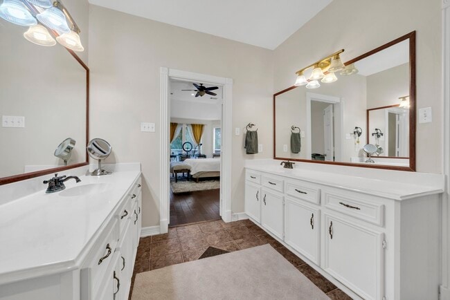 Building Photo - 70 N Skyflower Ct