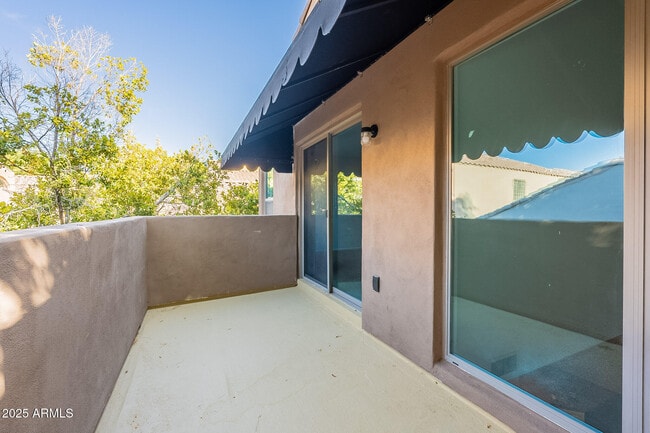 Building Photo - 7240 N Dreamy Draw Dr