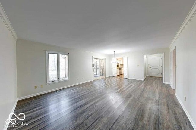 Building Photo - 5525 Roxbury Terrace