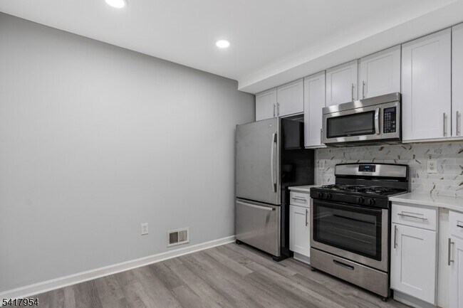 Building Photo - 3505 French Dr