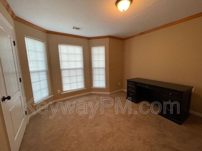 Building Photo - 811 Oshields Ct