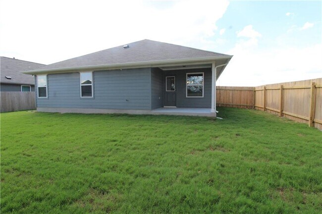 Building Photo - 307 Silver Glen Dr