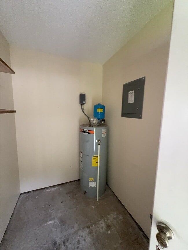 Building Photo - 101 Garden Pl