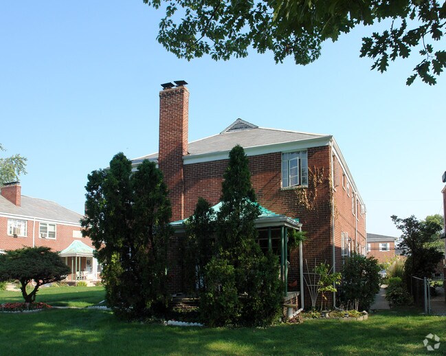 Building Photo - 1782 Northwest Blvd