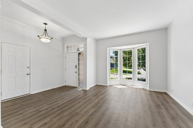 Building Photo - 4 Bedroom Elkhorn Ranch!