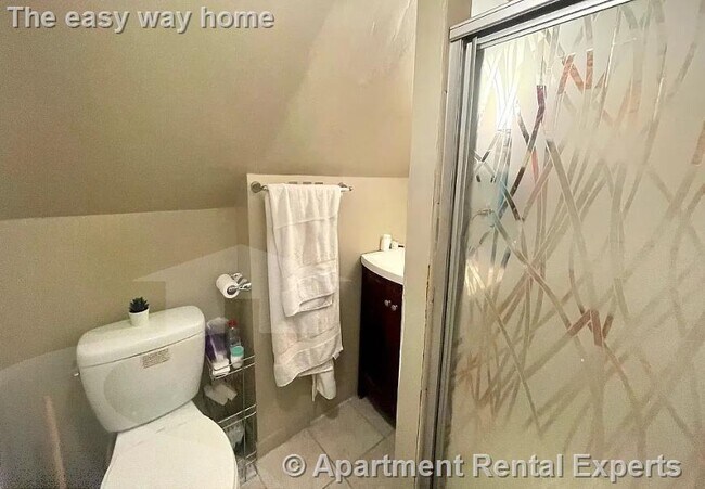 Building Photo - 123 Winthrop St