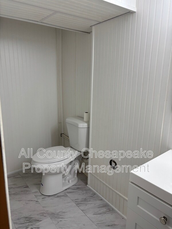 Building Photo - 6206 Scranton Rd