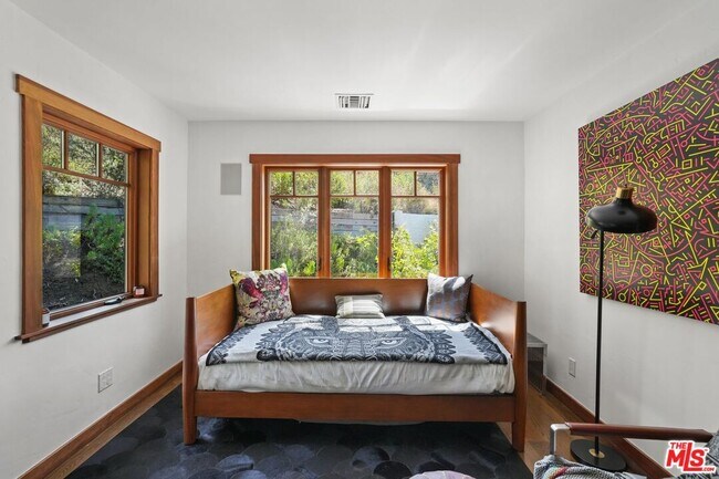 Building Photo - 21344 Colina Dr