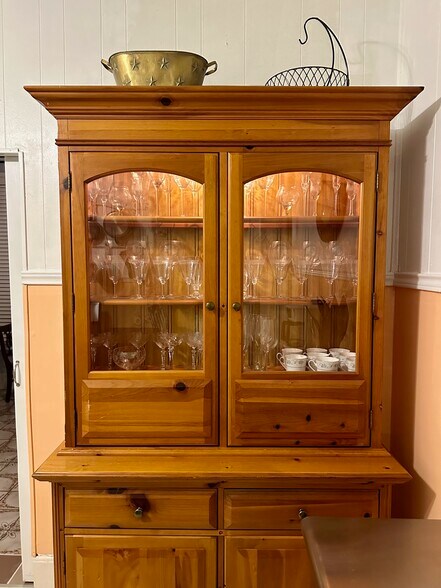 Kitchen Hutch w/ antique glassware - 2811 Buena Vista St