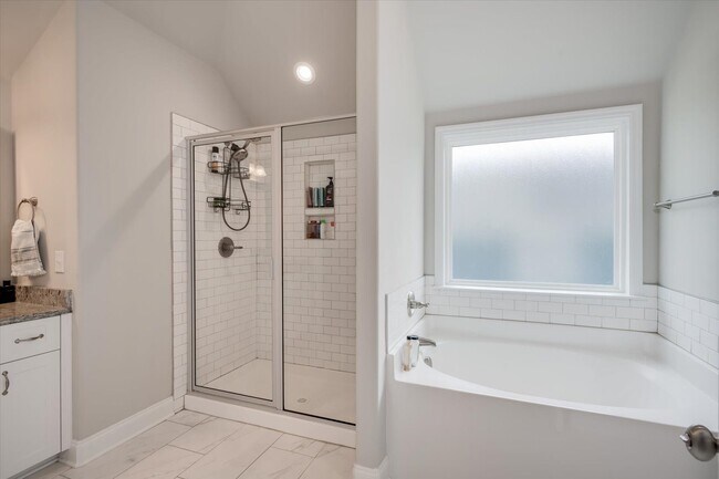 Building Photo - 707 Navan Ln