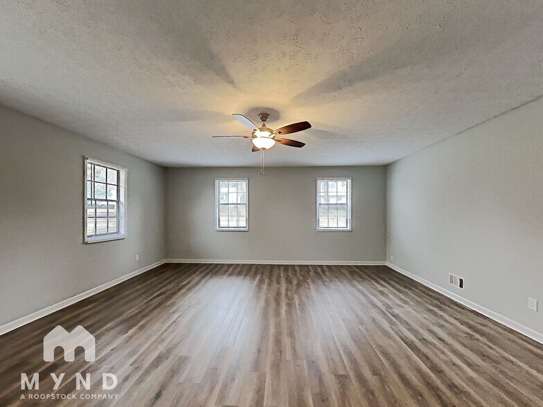 Building Photo - 70 Highland Cir