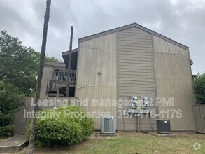Building Photo - 206 Elks Cove