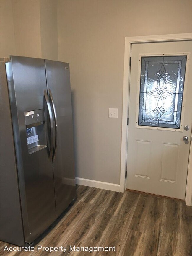 Building Photo - 3 br, 2 bath House - 4979 N 550 E