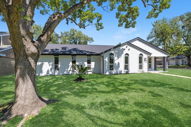 Building Photo - 11402 Ash Creek Dr