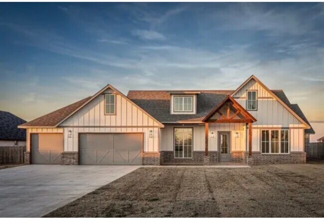 Building Photo - 7530 Highland Hls Dr