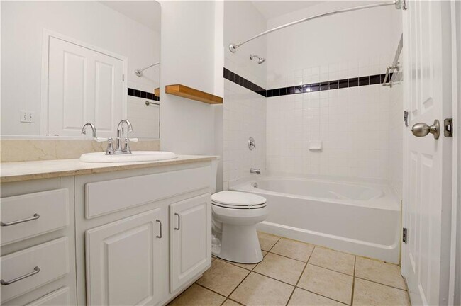 Building Photo - 1000 Providence Pl