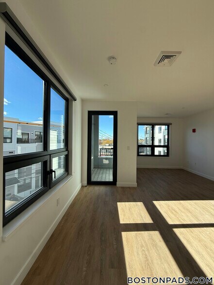 Building Photo - 199 Gardner St