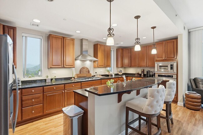 Building Photo - 400 Riverboat Row