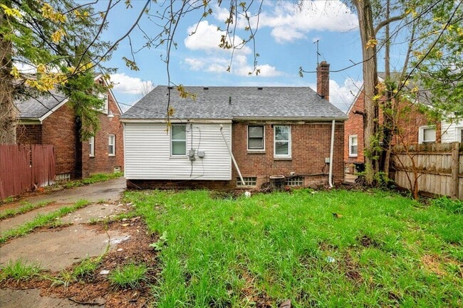 Building Photo - 9090 Stahelin Ave