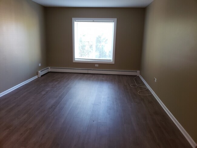 Building Photo - 1665 Coach Dr