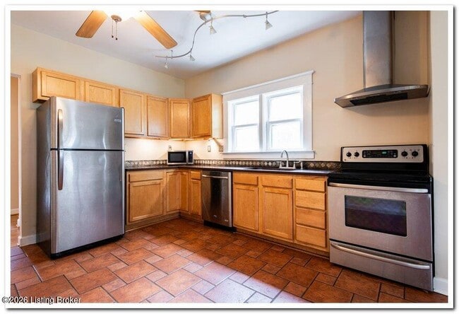 Building Photo - 2211 Weber Ave