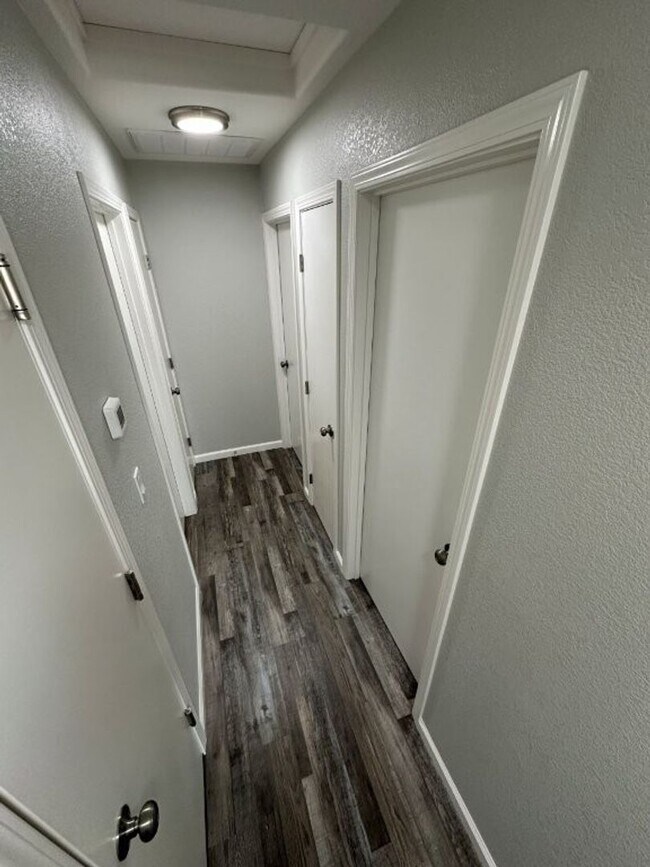 Building Photo - Sunset 732/DUPLEX