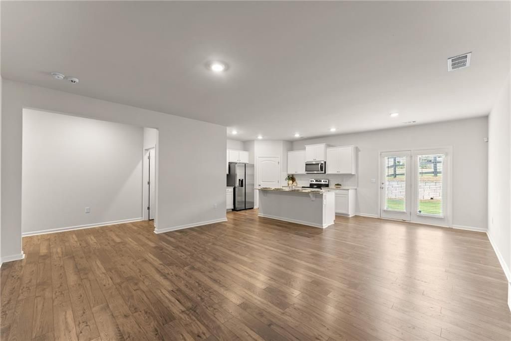 Building Photo - 300 Stoneybrook Dr