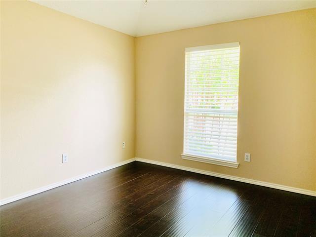 Building Photo - 2921 Lake Valley Dr