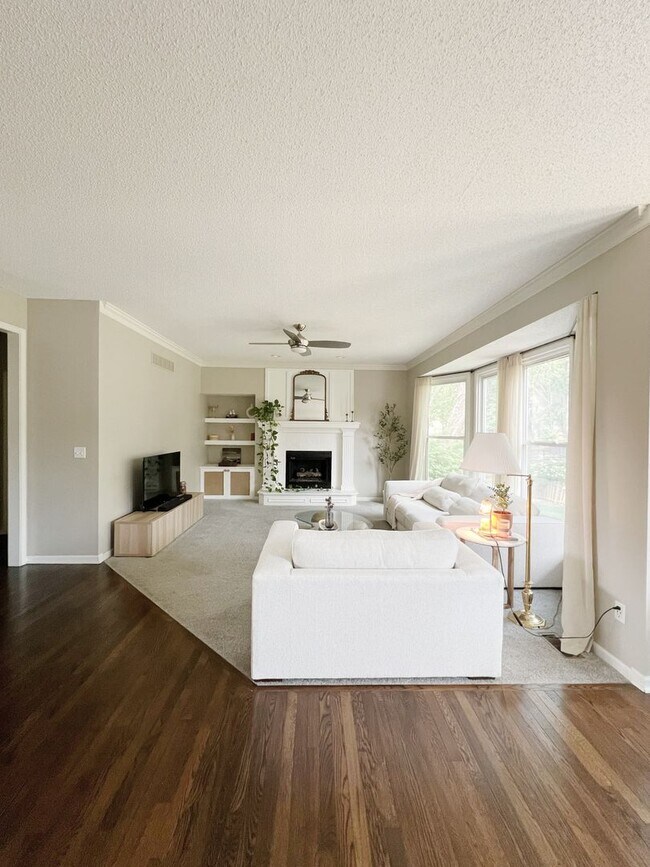 Building Photo - COMING SOON: Stunning 4-Bedroom Home on a ...