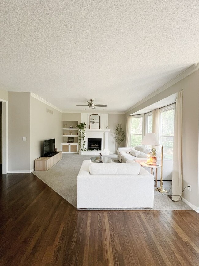 Building Photo - SEE IT NOW: Stunning 4-Bedroom Home on a Q...