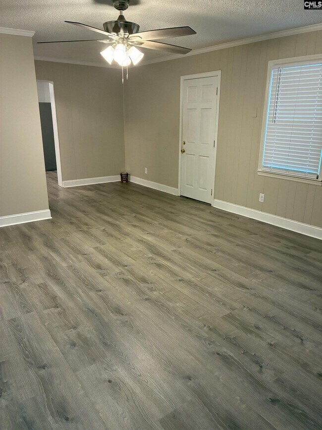 Building Photo - 617 Holland Cir