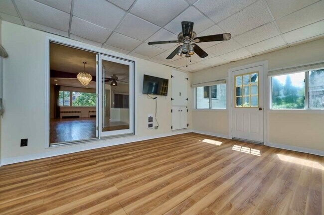 Building Photo - 60 Brookline St