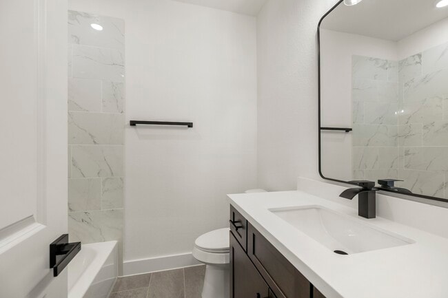 Building Photo - 6326 Del Rio St