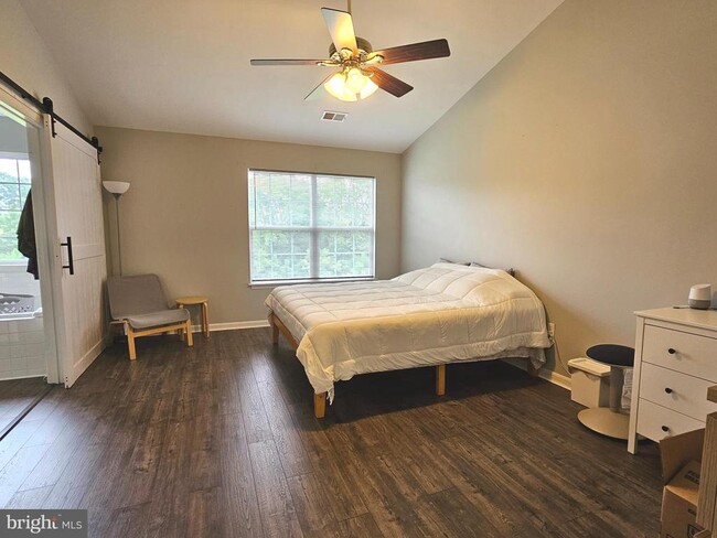 Building Photo - 14222 Hunters Run Way