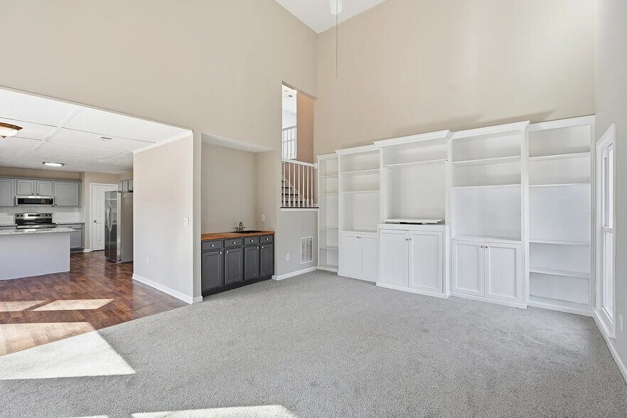 Building Photo - 3235 Haverhill Rowe