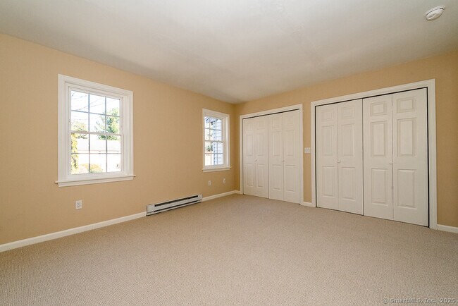 Building Photo - 16 Brantwood Dr