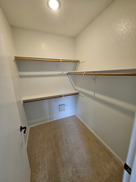 Building Photo - 4343 E Soliere Ave