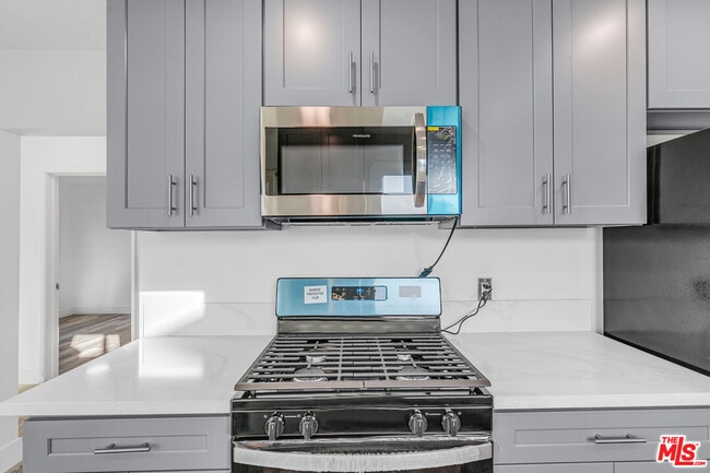 Building Photo - 13536 Hamlin St