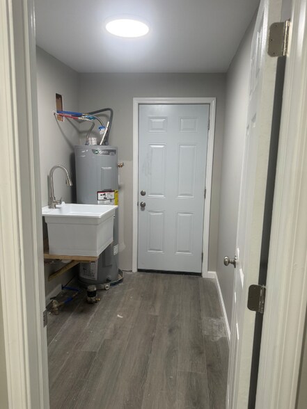 Building Photo - 3568 3rd Ave