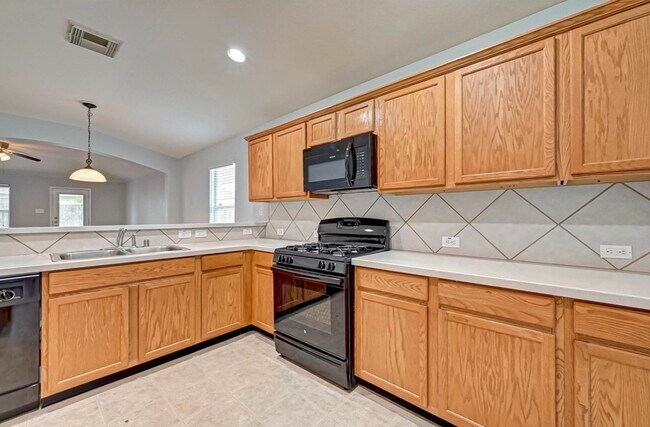 Building Photo - 26435 Marble Falls Bend