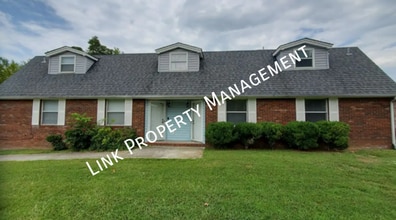 Building Photo - 4911B Marylin Lane-
