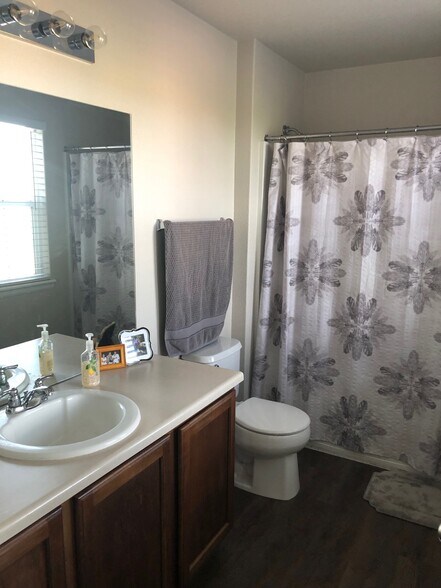 Building Photo - 6516 Andretti Ct