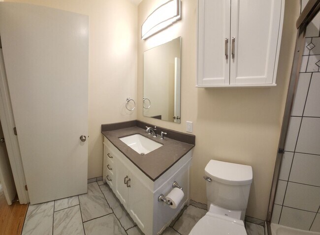 Building Photo - 5 Bedroom 3 bathroom in close proximity to POLY CAMPUS!