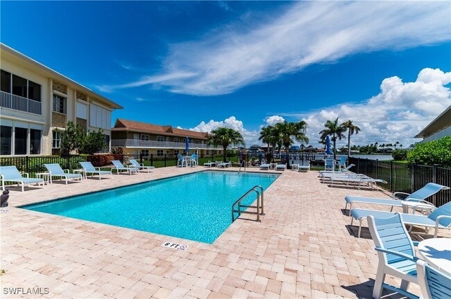 Building Photo - 850 Palm St