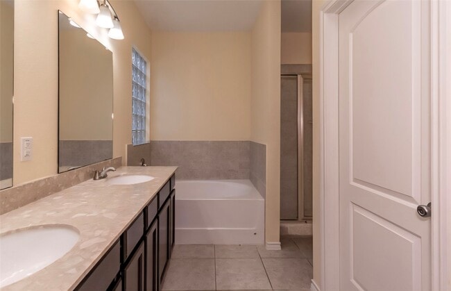 Building Photo - 12608 Ashford Shadow