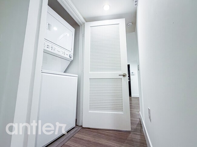 Building Photo - 1538 Purdue Ave