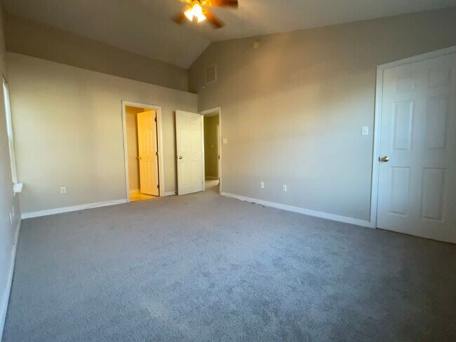 Building Photo - Beautiful two story home in the Ashbrook Community!